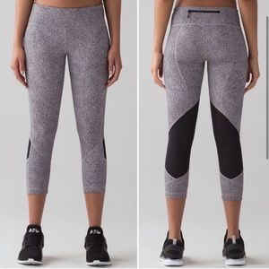 Lululemon Pace Rival Crop 22” Size 12 Sea Spray White Chrome Black Dots Luxtreme